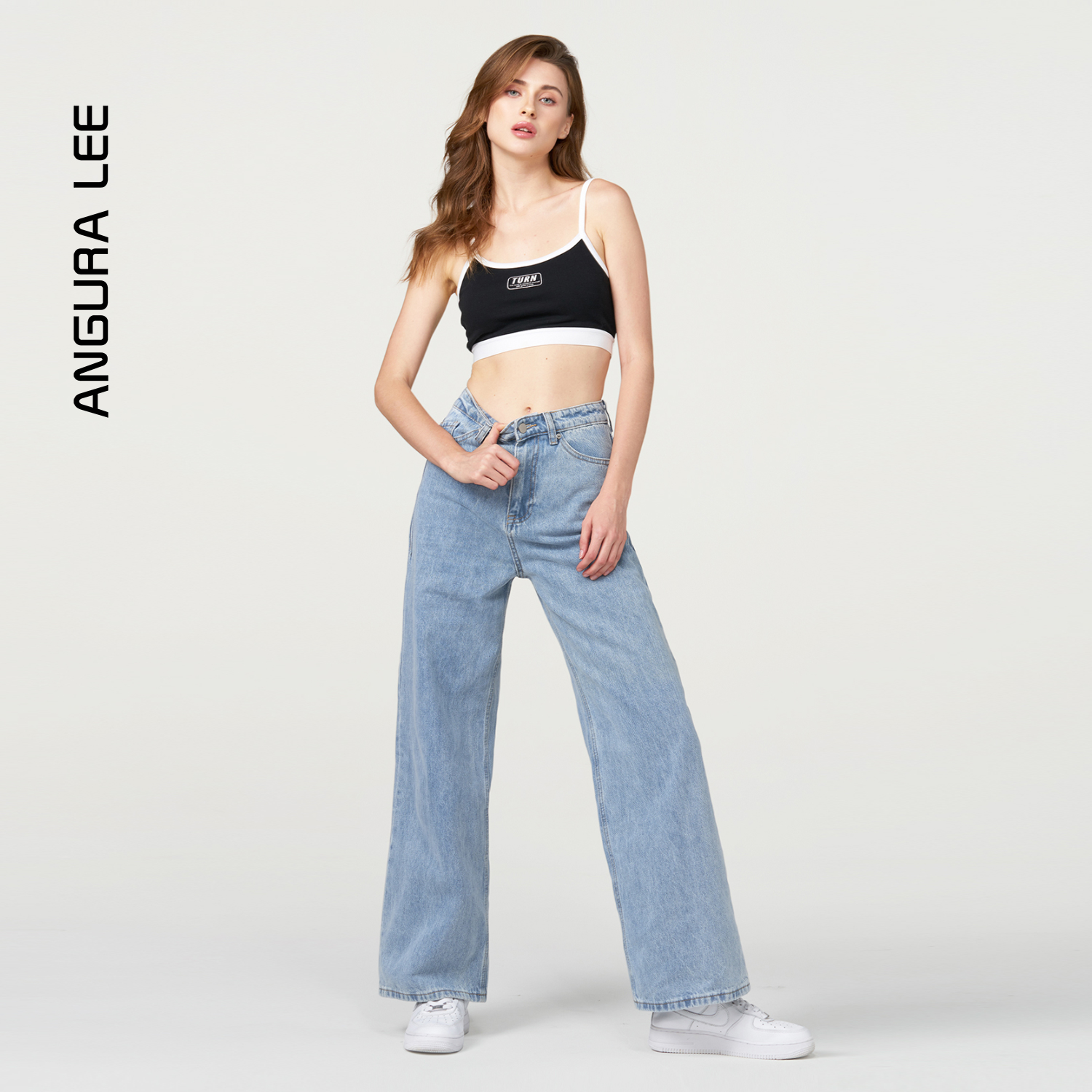 春秋經(jīng)典水洗淺藍女裝牛仔高腰直筒闊腿